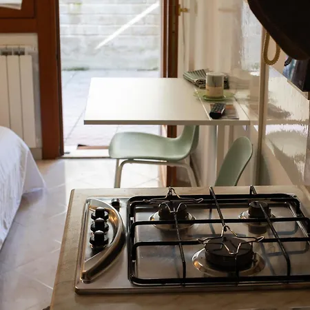 La Casetta tiny house in Rome-3